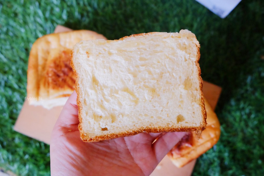 台中石岡｜石山丘的三十光陰．比冠軍麵包還貴的夢幻吐司，石岡隱藏版生吐司專賣店 @飛天璇的口袋