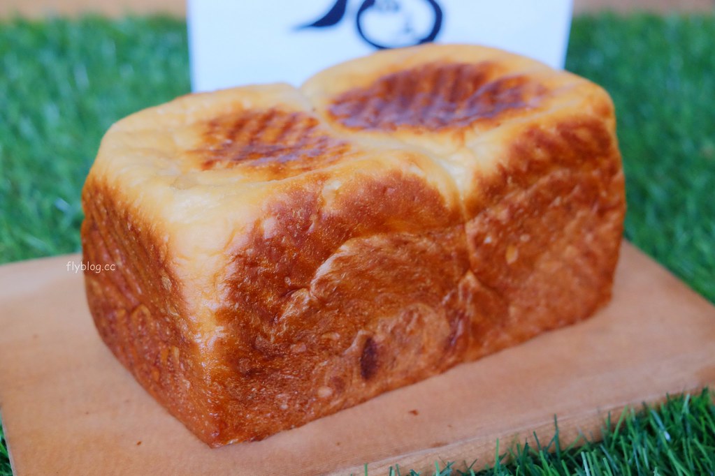 台中石岡｜石山丘的三十光陰．比冠軍麵包還貴的夢幻吐司，石岡隱藏版生吐司專賣店 @飛天璇的口袋