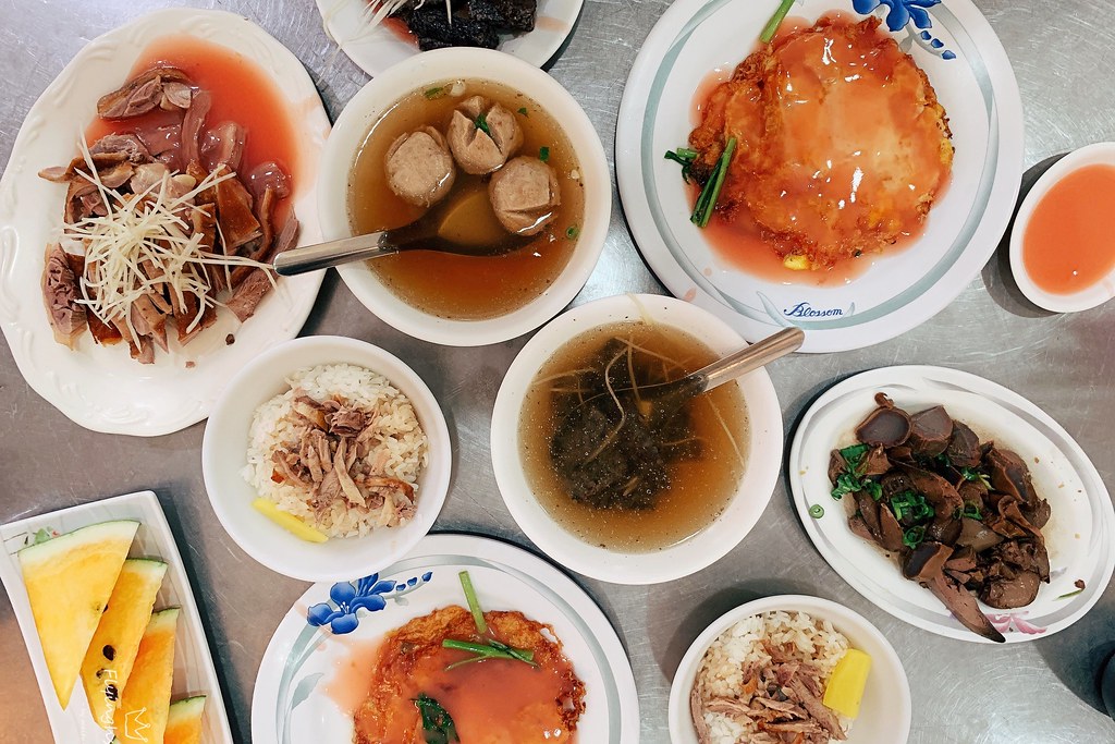 嘉義西區｜阿波鴨肉麵：嘉義在地近30年的傳統美味，餐點選擇性多而且價格也親民，嘉義文化公園旁邊 @飛天璇的口袋