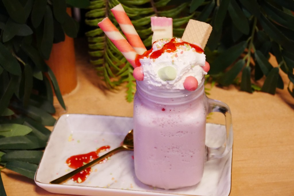 泰國曼谷｜NaRaYa Tea Room｜全球第一間曼谷包NaRaYa的咖啡廳，曼谷最新百貨ICONSIAM一樓 @飛天璇的口袋