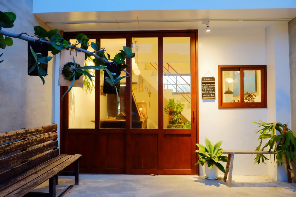 Overture序曲 散策65｜台中超人氣千層蛋糕專賣店，又一新據點再見老宅新風貌 @飛天璇的口袋