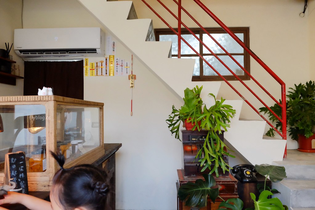 Overture序曲 散策65｜台中超人氣千層蛋糕專賣店，又一新據點再見老宅新風貌 @飛天璇的口袋