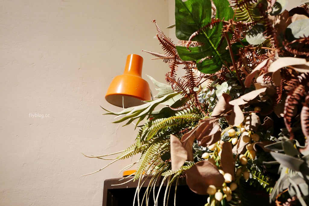 Overture序曲 散策65｜台中超人氣千層蛋糕專賣店，又一新據點再見老宅新風貌 @飛天璇的口袋