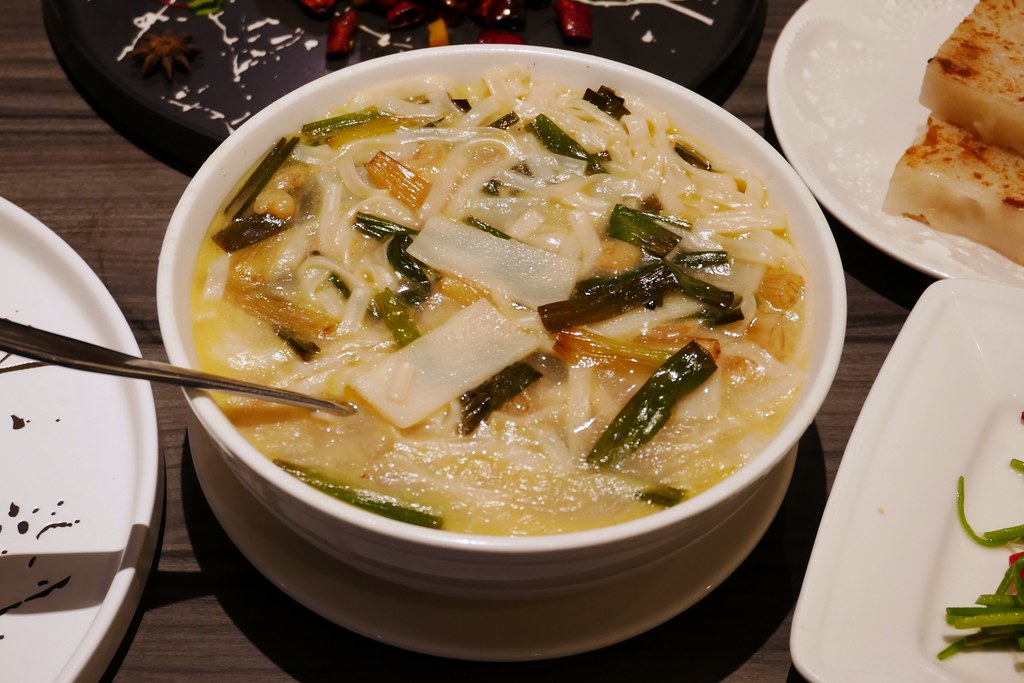 福容大飯店桃園機場捷運A8館 福粵樓┃桃園林口：將獨門醬料融入中式料理，原來吃中菜也可以很潮！ @飛天璇的口袋