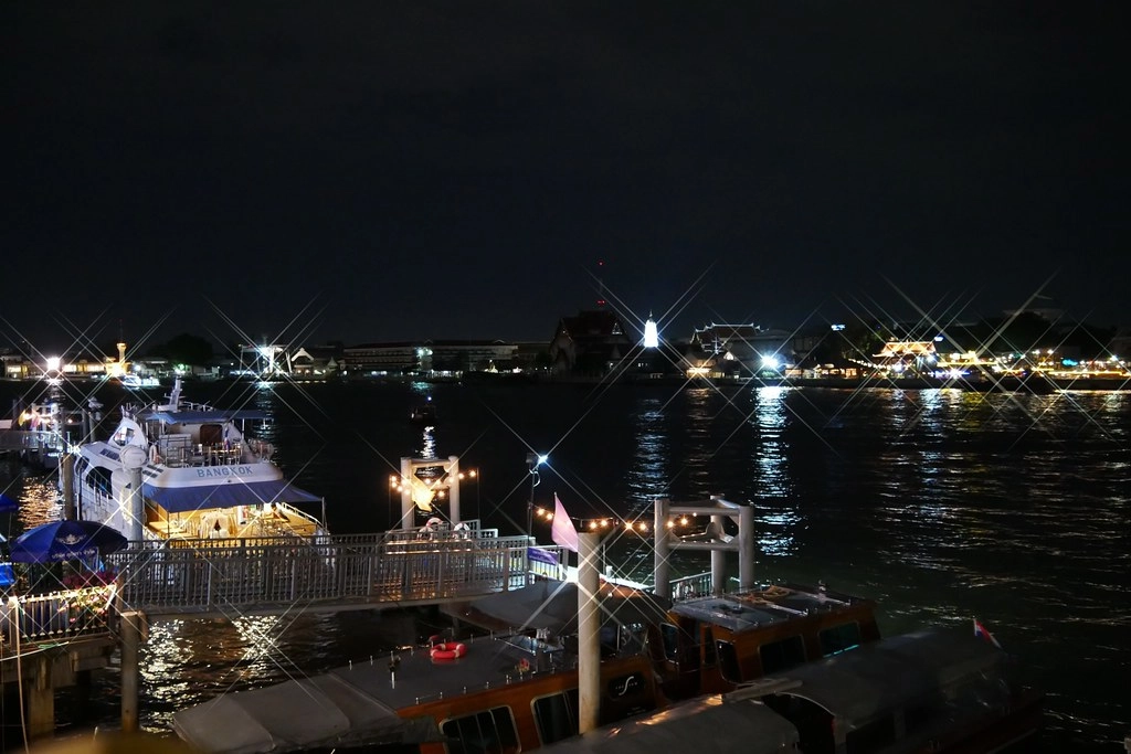 泰國曼谷｜Savoey Thai Restaurant Maharaj 上味泰餐館．瑪哈拉碼頭欣賞昭披耶河美景，穿泰服用餐打9折 @飛天璇的口袋