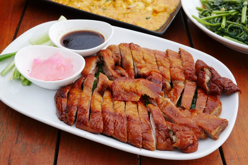 泰國曼谷｜Savoey Thai Restaurant Maharaj 上味泰餐館．瑪哈拉碼頭欣賞昭披耶河美景，穿泰服用餐打9折 @飛天璇的口袋