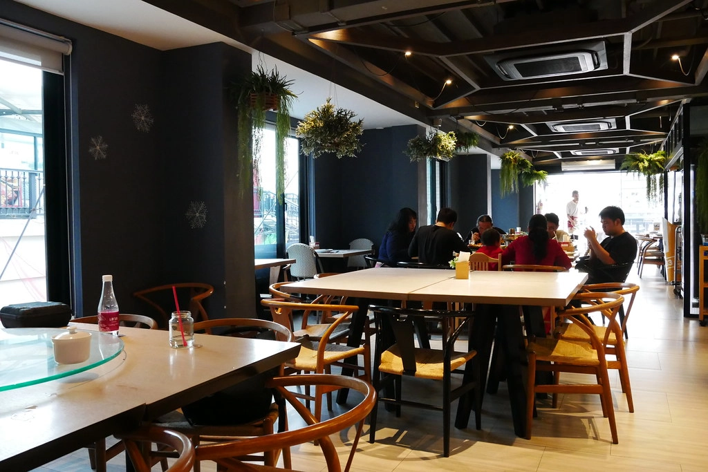 泰國曼谷｜Savoey Thai Restaurant Maharaj 上味泰餐館．瑪哈拉碼頭欣賞昭披耶河美景，穿泰服用餐打9折 @飛天璇的口袋