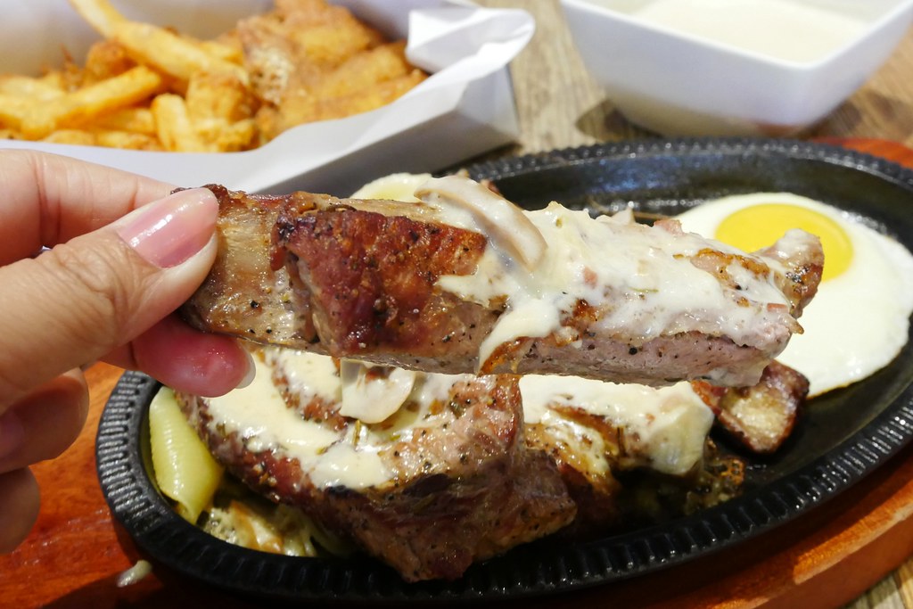 桃園旅遊｜桃園一日遊．桃園IG景點免費拍，【復興航棧】近距離看飛機吃美食 @飛天璇的口袋