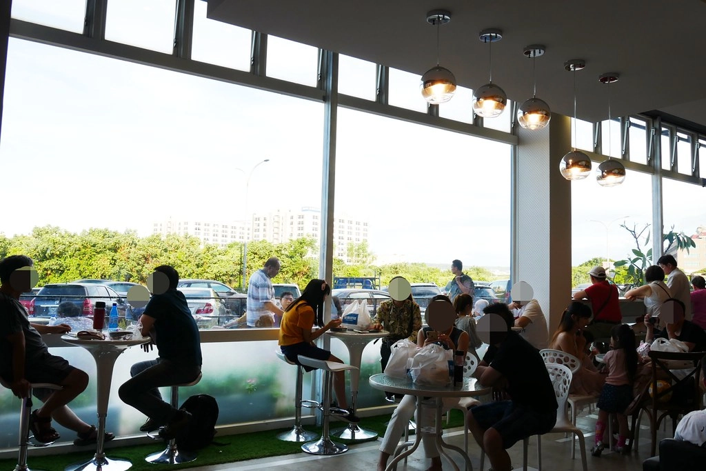 桃園旅遊｜桃園一日遊．桃園IG景點免費拍，【復興航棧】近距離看飛機吃美食 @飛天璇的口袋