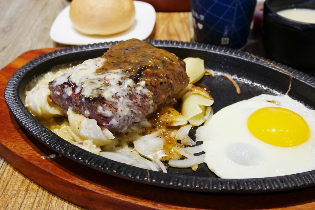 桃園旅遊｜桃園一日遊．桃園IG景點免費拍，【復興航棧】近距離看飛機吃美食 @飛天璇的口袋