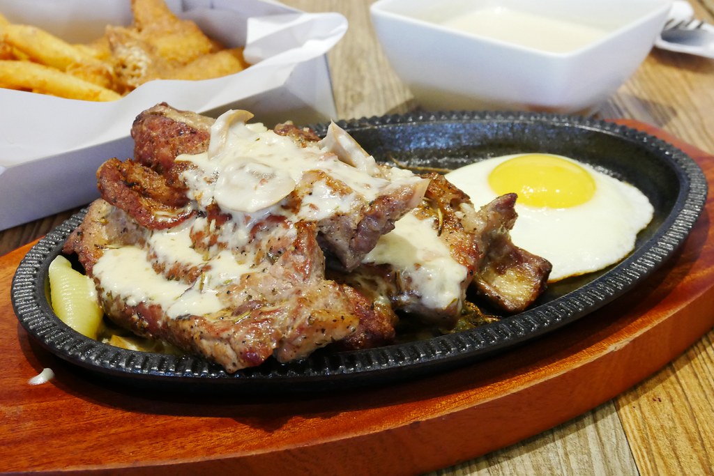 桃園旅遊｜桃園一日遊．桃園IG景點免費拍，【復興航棧】近距離看飛機吃美食 @飛天璇的口袋