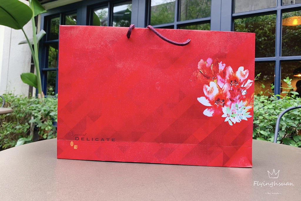 拉波兒麵包｜酥脆不不甜膩，個人心中台中最喜歡的蛋黃酥~ @飛天璇的口袋