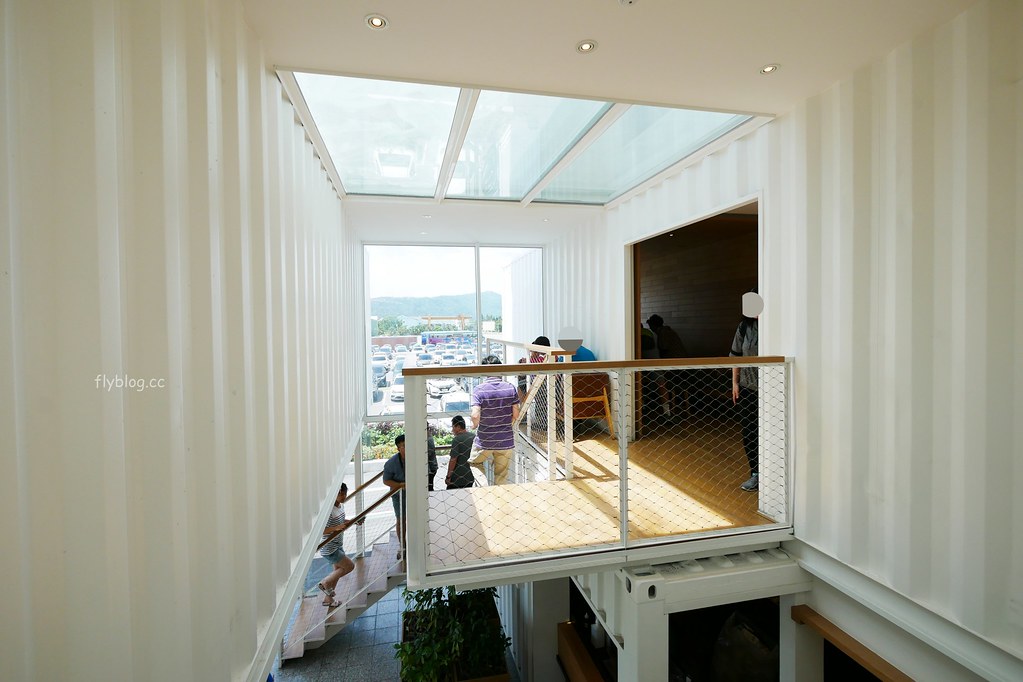 花蓮吉安｜花蓮貨櫃屋星巴克，日本建築大師隈研吾設計，亞洲第一間貨櫃屋造型星巴克 @飛天璇的口袋