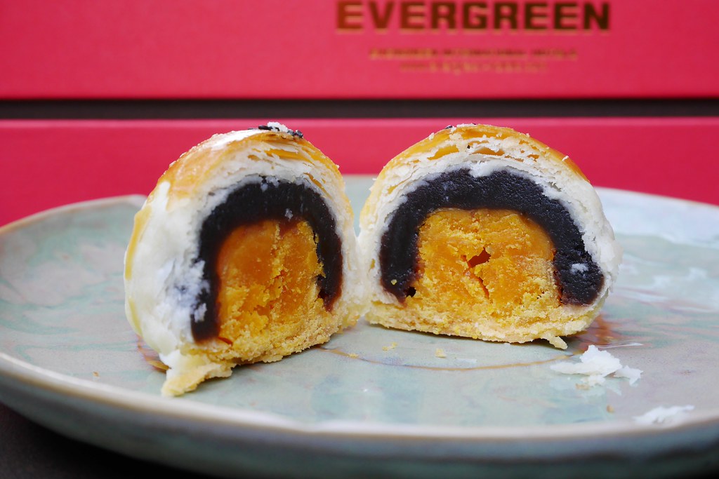 【2025台中蛋黃酥】20+台中蛋黃酥整理，你吃過幾間了？ @飛天璇的口袋