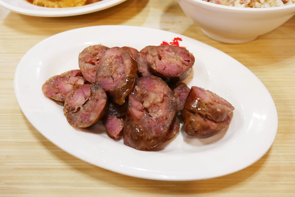 嘉義西區｜噴水雞肉飯：都是觀光客在吃的？在地一甲子的雞肉飯店，評價兩極自已吃過才準 @飛天璇的口袋