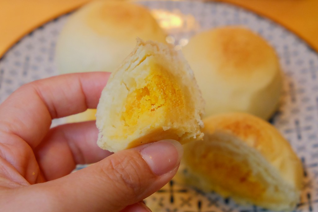 熊熊找不到｜好吃清爽不甜膩的金沙酥，10月中才正式開幕，中秋節檔期停止接單了哦！ @飛天璇的口袋