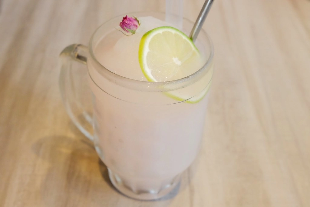 奧樂美特 Olimato Junior｜50年老屋改建新風貌，符合小資族的平價餐點，美式餐廳融入台式元素 @飛天璇的口袋