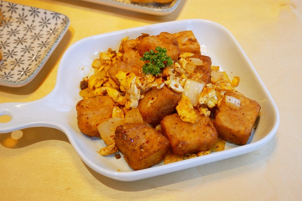 奧樂美特 Olimato Junior｜50年老屋改建新風貌，符合小資族的平價餐點，美式餐廳融入台式元素 @飛天璇的口袋