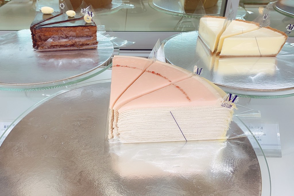 台中Lady M千層蛋糕｜紐約殿堂級千層蛋糕進駐台中，新光三越一樓還有台中限定獨家口味 @飛天璇的口袋