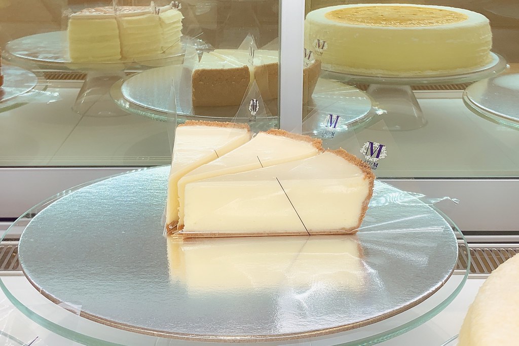 台中Lady M千層蛋糕｜紐約殿堂級千層蛋糕進駐台中，新光三越一樓還有台中限定獨家口味 @飛天璇的口袋