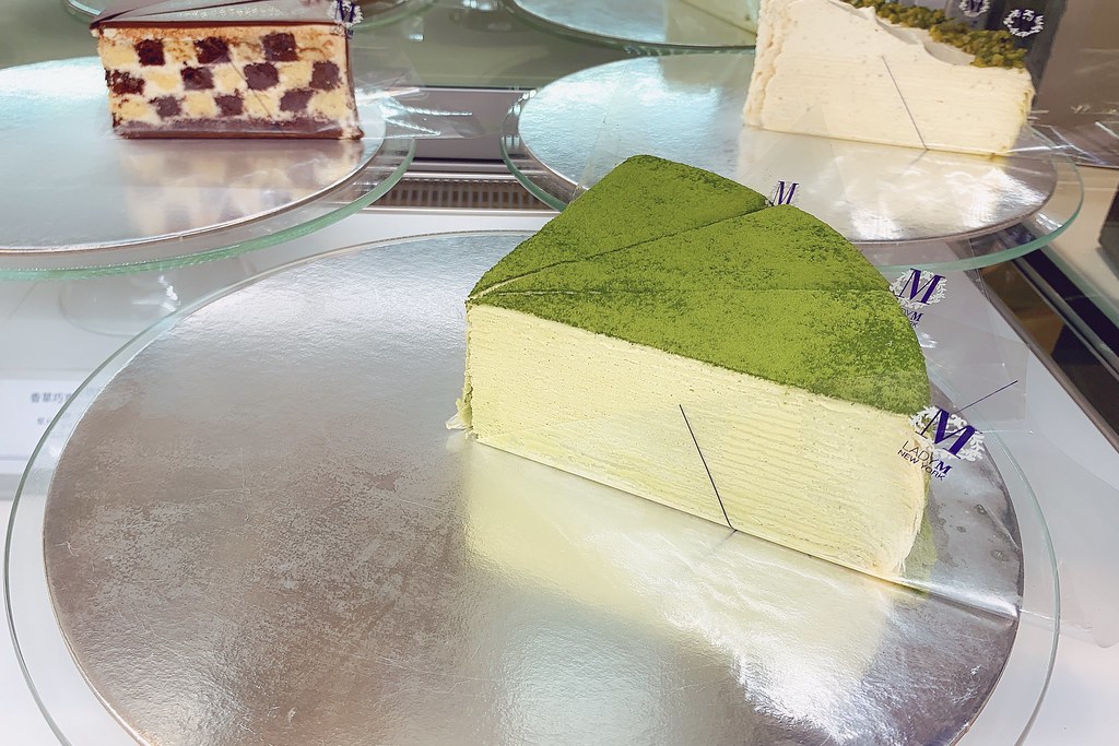 台中Lady M千層蛋糕｜紐約殿堂級千層蛋糕進駐台中，新光三越一樓還有台中限定獨家口味 @飛天璇的口袋