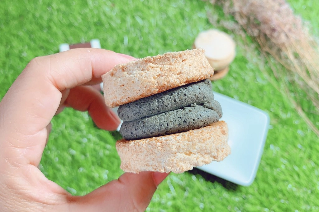 No.09網路甜點工作室：台中熱門宅配網購甜點，生乳捲和達克瓦滋好吃清爽不甜膩 @飛天璇的口袋