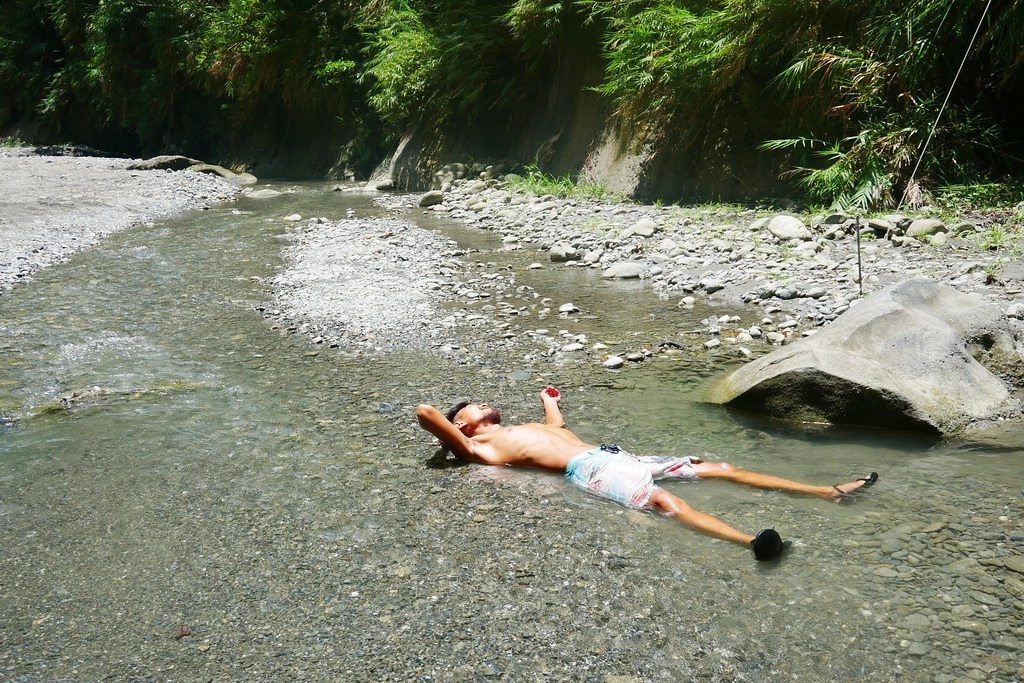 花蓮壽豐｜溪畔餐桌｜秘境豪華BBQ野炊體驗，專人野溪搭帳篷帶溯溪，花蓮超浮誇溪邊下午茶 @飛天璇的口袋