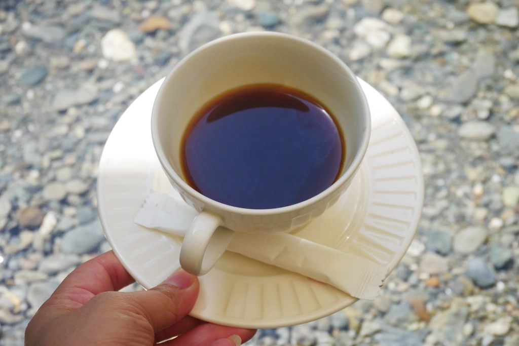 花蓮壽豐｜溪畔餐桌｜秘境豪華BBQ野炊體驗，專人野溪搭帳篷帶溯溪，花蓮超浮誇溪邊下午茶 @飛天璇的口袋