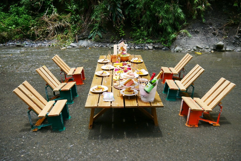 花蓮壽豐｜溪畔餐桌｜秘境豪華BBQ野炊體驗，專人野溪搭帳篷帶溯溪，花蓮超浮誇溪邊下午茶 @飛天璇的口袋