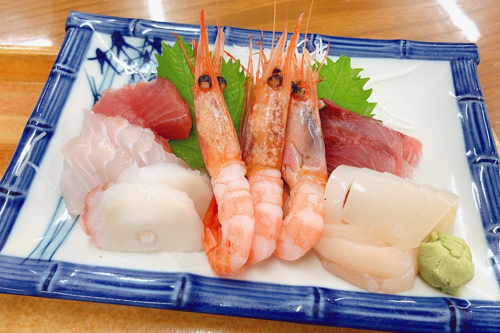 日本秋田｜男鹿半島一日遊．騎自行車挑戰24K – 哥吉拉岩 – 男鹿海鮮市場 – 男鹿半島Sea Bird觀光船 – 男鹿水族館GAO – なまはげオートキャンプ場 @飛天璇的口袋