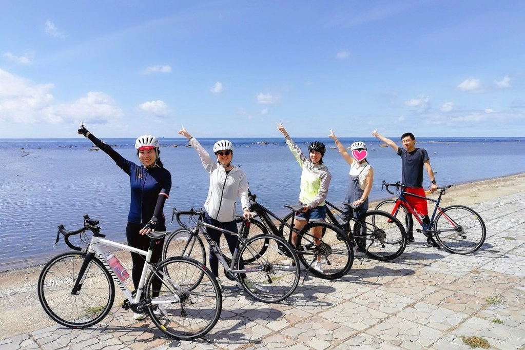 日本秋田｜男鹿半島一日遊．騎自行車挑戰24K – 哥吉拉岩 – 男鹿海鮮市場 – 男鹿半島Sea Bird觀光船 – 男鹿水族館GAO – なまはげオートキャンプ場 @飛天璇的口袋