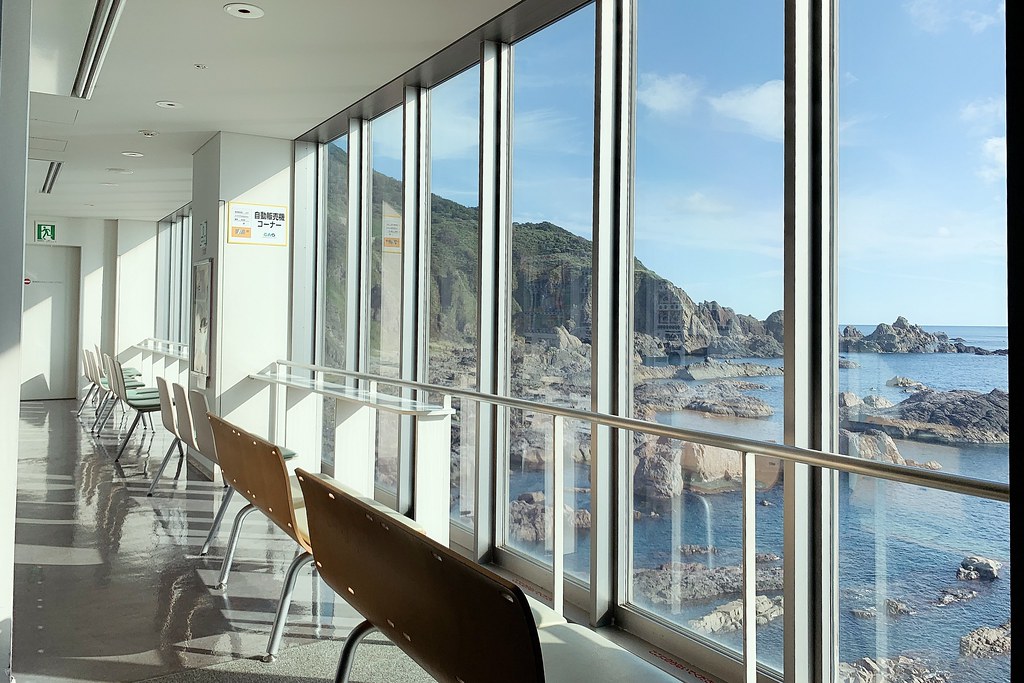 日本秋田｜男鹿半島一日遊．騎自行車挑戰24K – 哥吉拉岩 – 男鹿海鮮市場 – 男鹿半島Sea Bird觀光船 – 男鹿水族館GAO – なまはげオートキャンプ場 @飛天璇的口袋