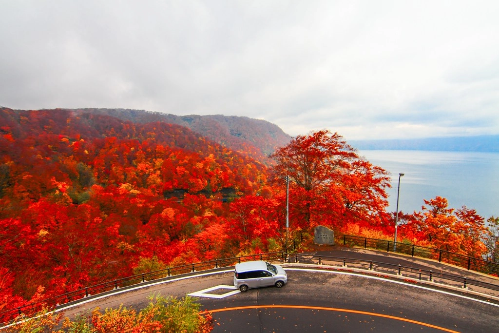 日本秋田｜十和田湖 発荷峠展望台．秋田十和田湖的最佳觀景台，一年四季有不同的美景 @飛天璇的口袋