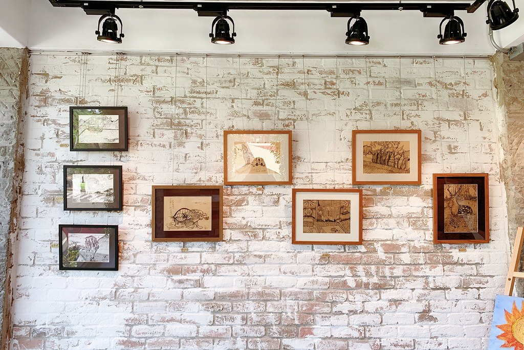 右舍咖啡｜森林系玻璃落地窗右舍咖啡館，咖啡甜點都很優質，老宅改建超人氣咖啡館 @飛天璇的口袋