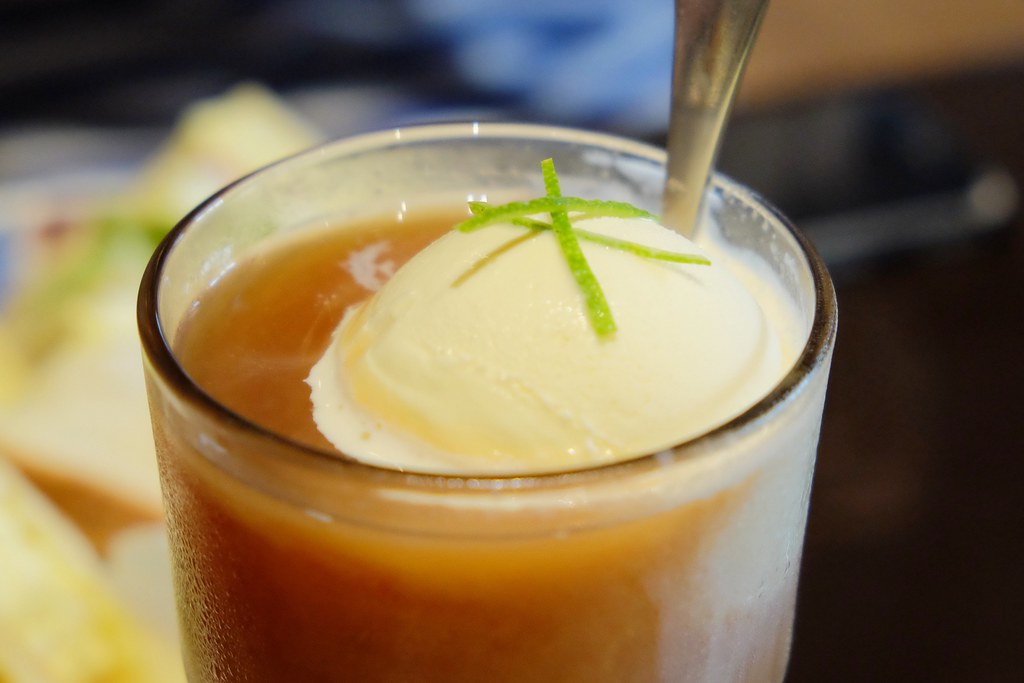 咖啡弄 Coffee Alley┃台中西區：紅到國外的鬆餅專賣店，台中店進駐金典綠園道一樓 @飛天璇的口袋