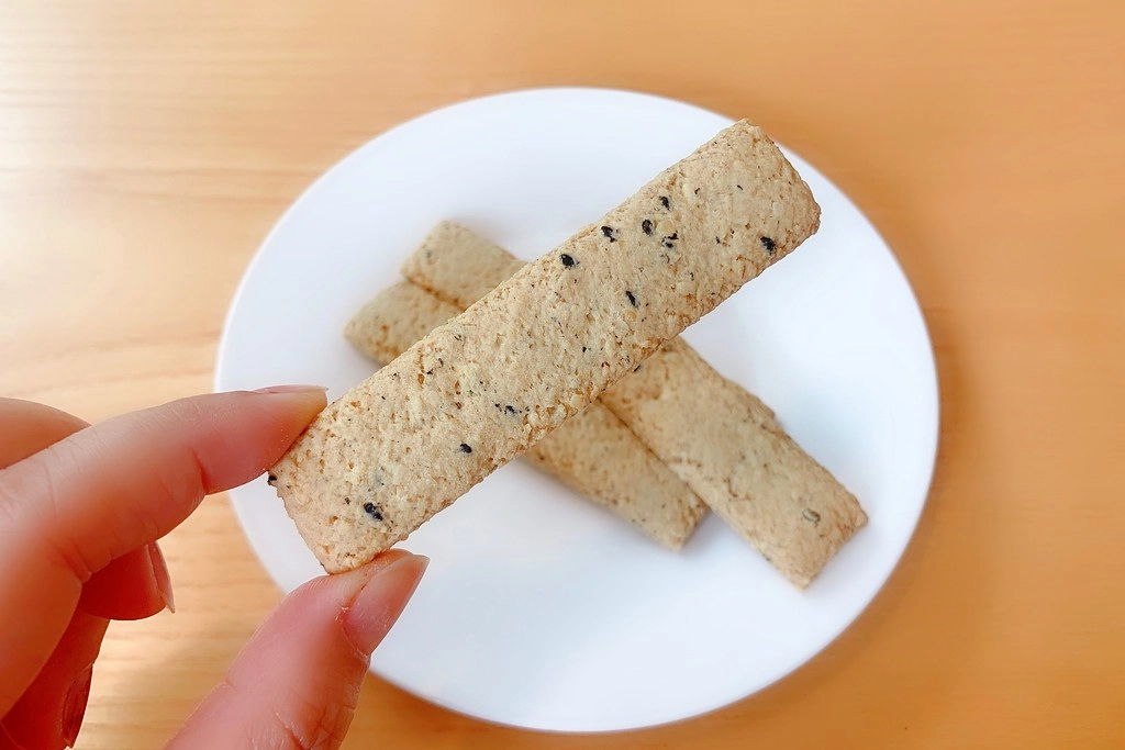 禾乃川國產豆製所｜饗午享食~青仁黑豆茶 x 香香豆纖營養餅 送禮推薦！ @飛天璇的口袋