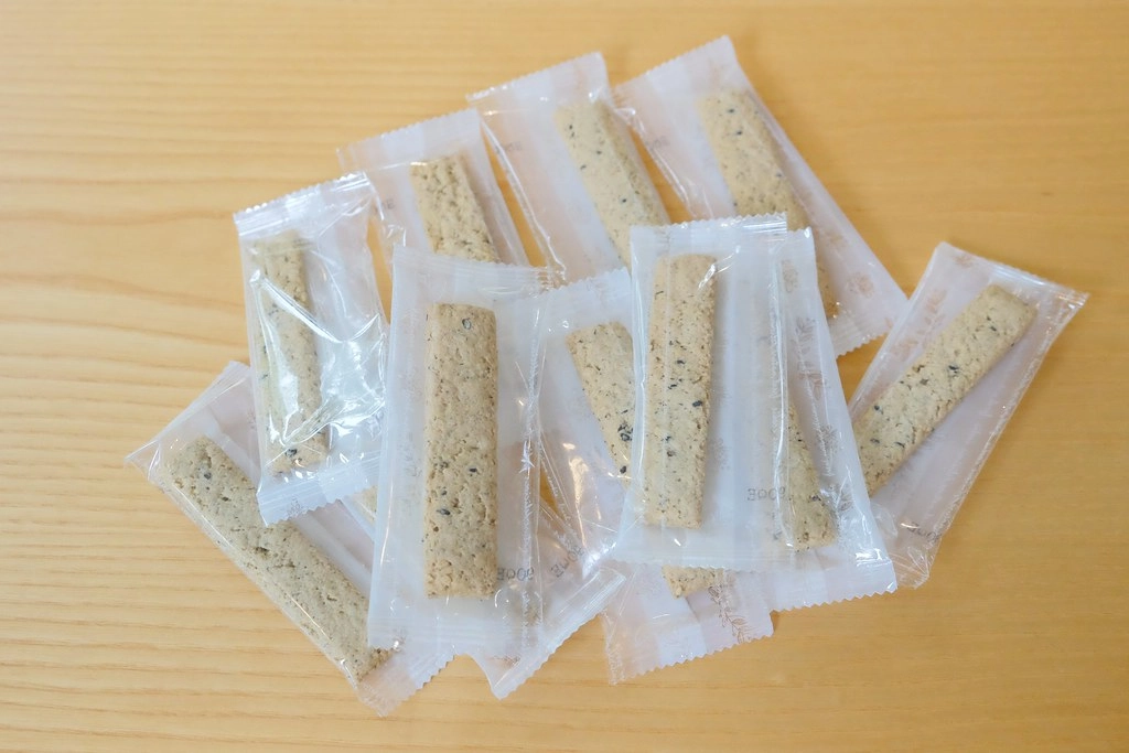 禾乃川國產豆製所｜饗午享食~青仁黑豆茶 x 香香豆纖營養餅 送禮推薦！ @飛天璇的口袋