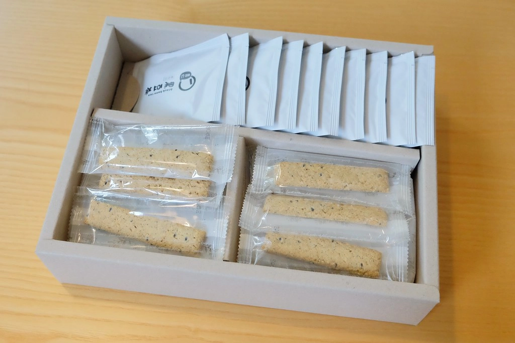 禾乃川國產豆製所｜饗午享食~青仁黑豆茶 x 香香豆纖營養餅 送禮推薦！ @飛天璇的口袋