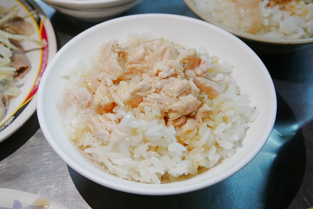 嘉義東區｜阿樓師火雞肉飯，嘉義宵夜場的人氣火雞肉飯，用餐時間大排長龍的銅板美食 @飛天璇的口袋