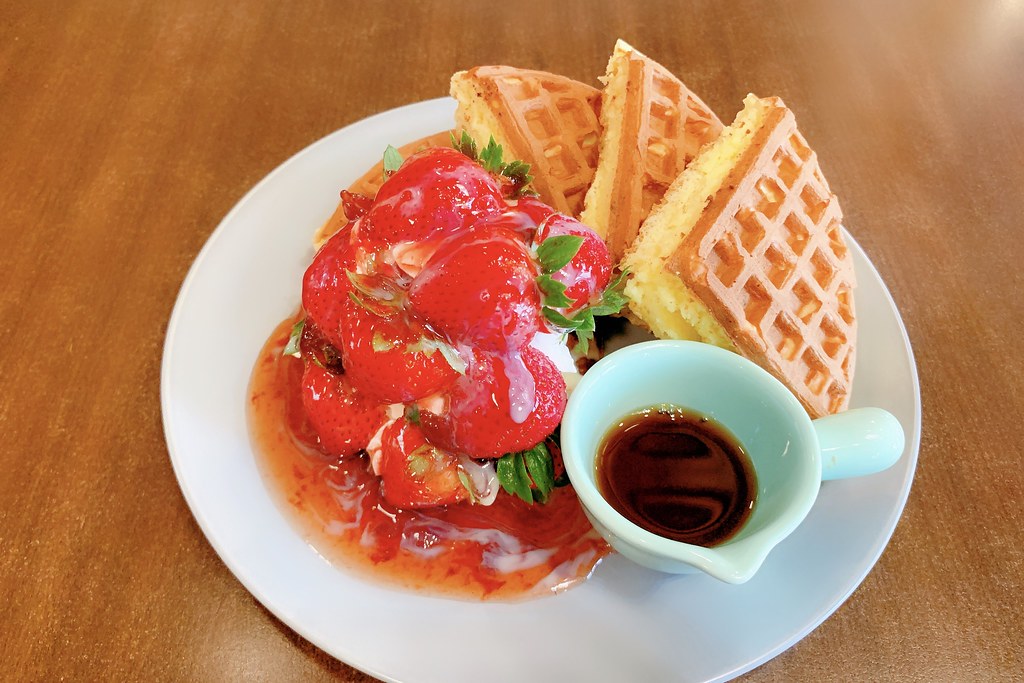 Coco鬆餅屋｜員林20年老字號咖啡館，經典格子鬆餅的始祖 @飛天璇的口袋