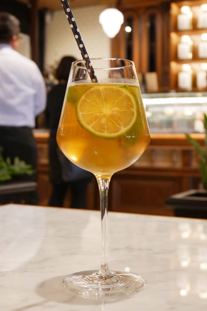 台中西區｜永心鳳茶．高雄最美台茶沙龍，充滿文藝復興建築裝潢 @飛天璇的口袋