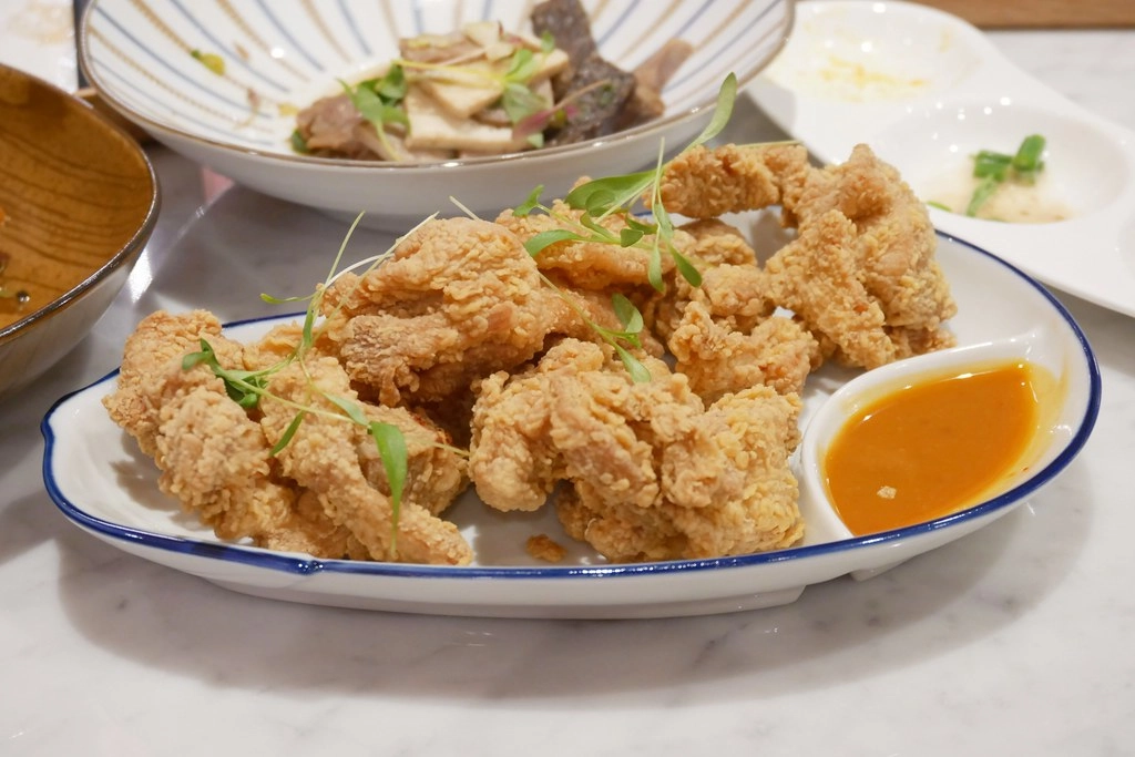 台中西區｜永心鳳茶．高雄最美台茶沙龍，充滿文藝復興建築裝潢 @飛天璇的口袋