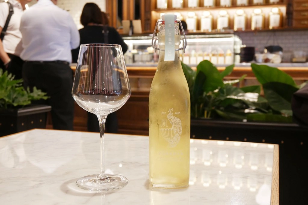 台中西區｜永心鳳茶．高雄最美台茶沙龍，充滿文藝復興建築裝潢 @飛天璇的口袋