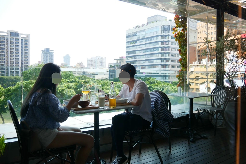 台中西區｜永心鳳茶．高雄最美台茶沙龍，充滿文藝復興建築裝潢 @飛天璇的口袋