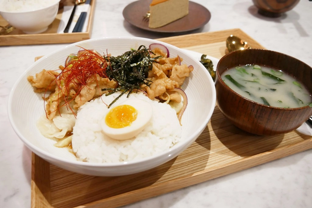 台中西區｜永心鳳茶．高雄最美台茶沙龍，充滿文藝復興建築裝潢 @飛天璇的口袋