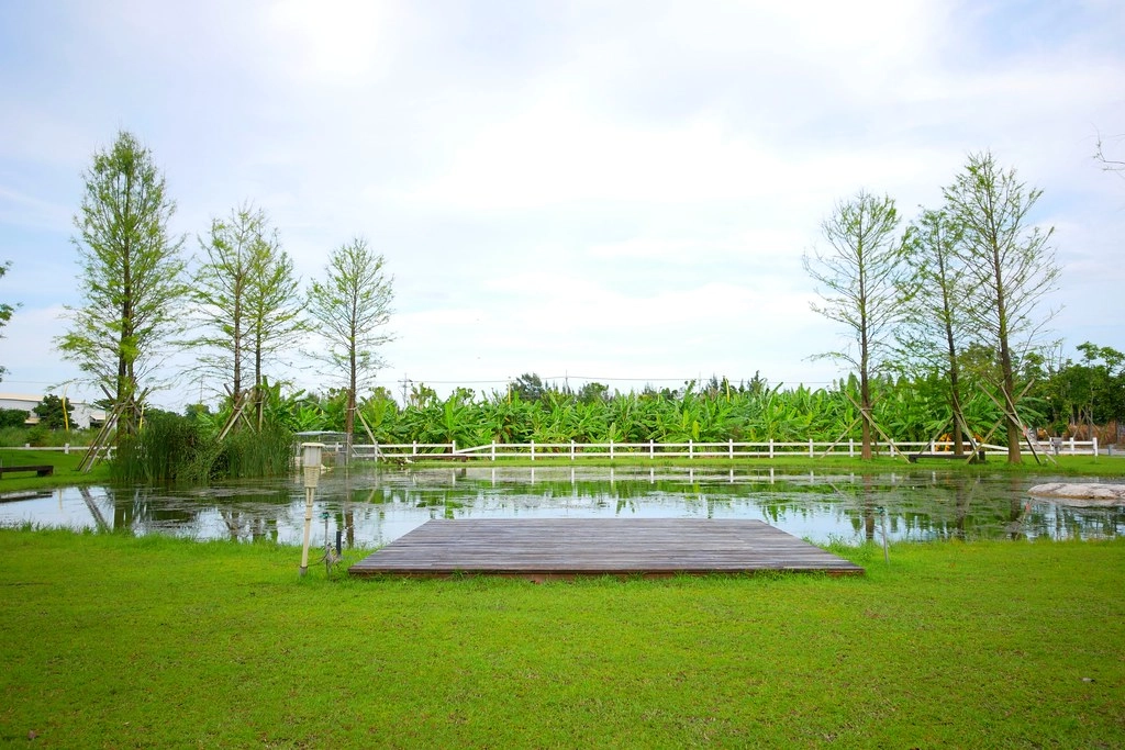 【花蓮吉安】193線花園民宿 Garden B&B~落雨松湖泊和露天泳池，前庭綠色草地圍繞，享受放鬆的自然環境 @飛天璇的口袋