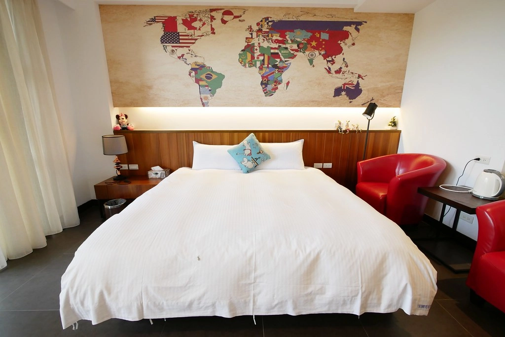 【花蓮吉安】193線花園民宿 Garden B&B~落雨松湖泊和露天泳池，前庭綠色草地圍繞，享受放鬆的自然環境 @飛天璇的口袋