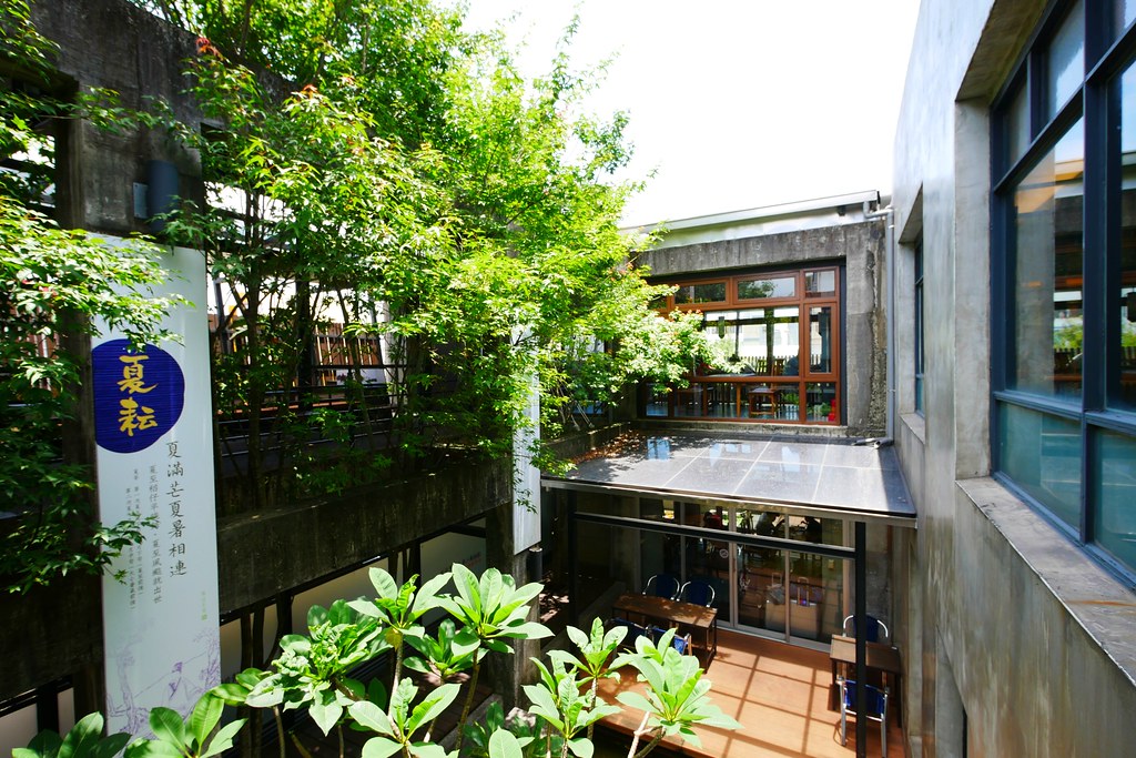 花蓮美食｜王記茶舖｜花蓮版春水堂之稱的王記茶舖，漂亮的類清水模建築，充滿禪意的中式古典，聊天吃飯的好去趣 @飛天璇的口袋