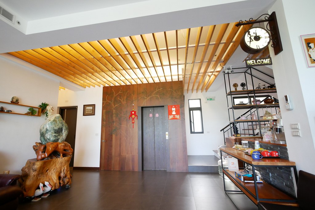 【花蓮吉安】193線花園民宿 Garden B&B~落雨松湖泊和露天泳池，前庭綠色草地圍繞，享受放鬆的自然環境 @飛天璇的口袋