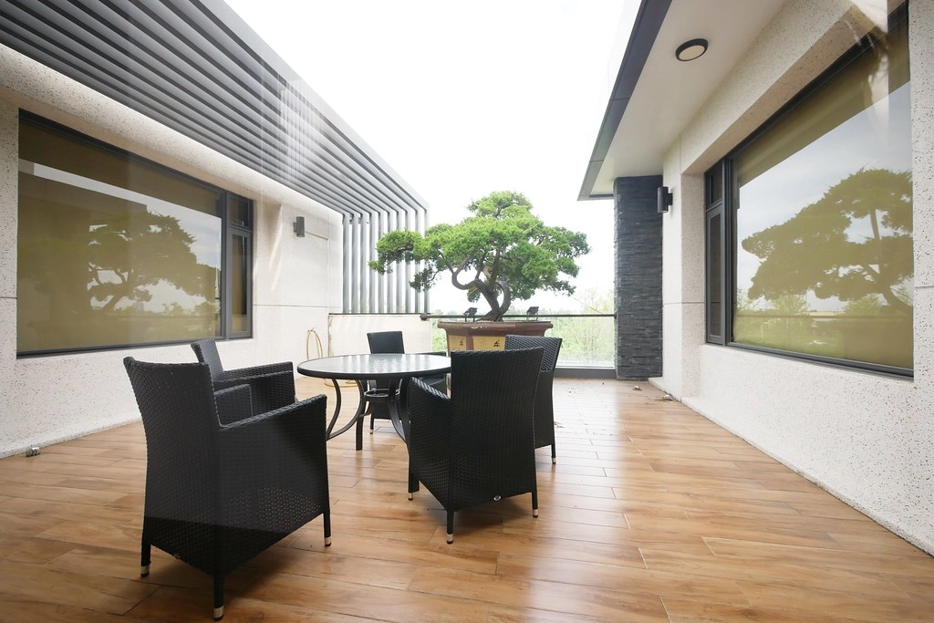 【花蓮吉安】193線花園民宿 Garden B&B~落雨松湖泊和露天泳池，前庭綠色草地圍繞，享受放鬆的自然環境 @飛天璇的口袋